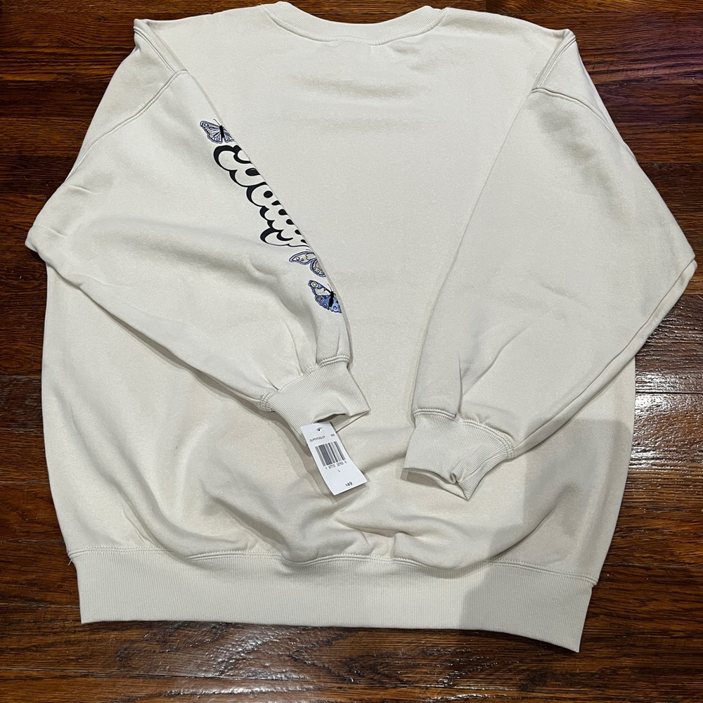 Dolly Graphic Cream Sweater - Picture 4 of 9
